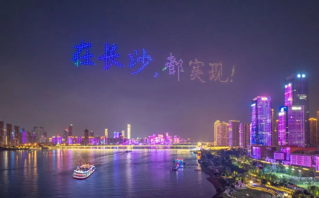 DƬ